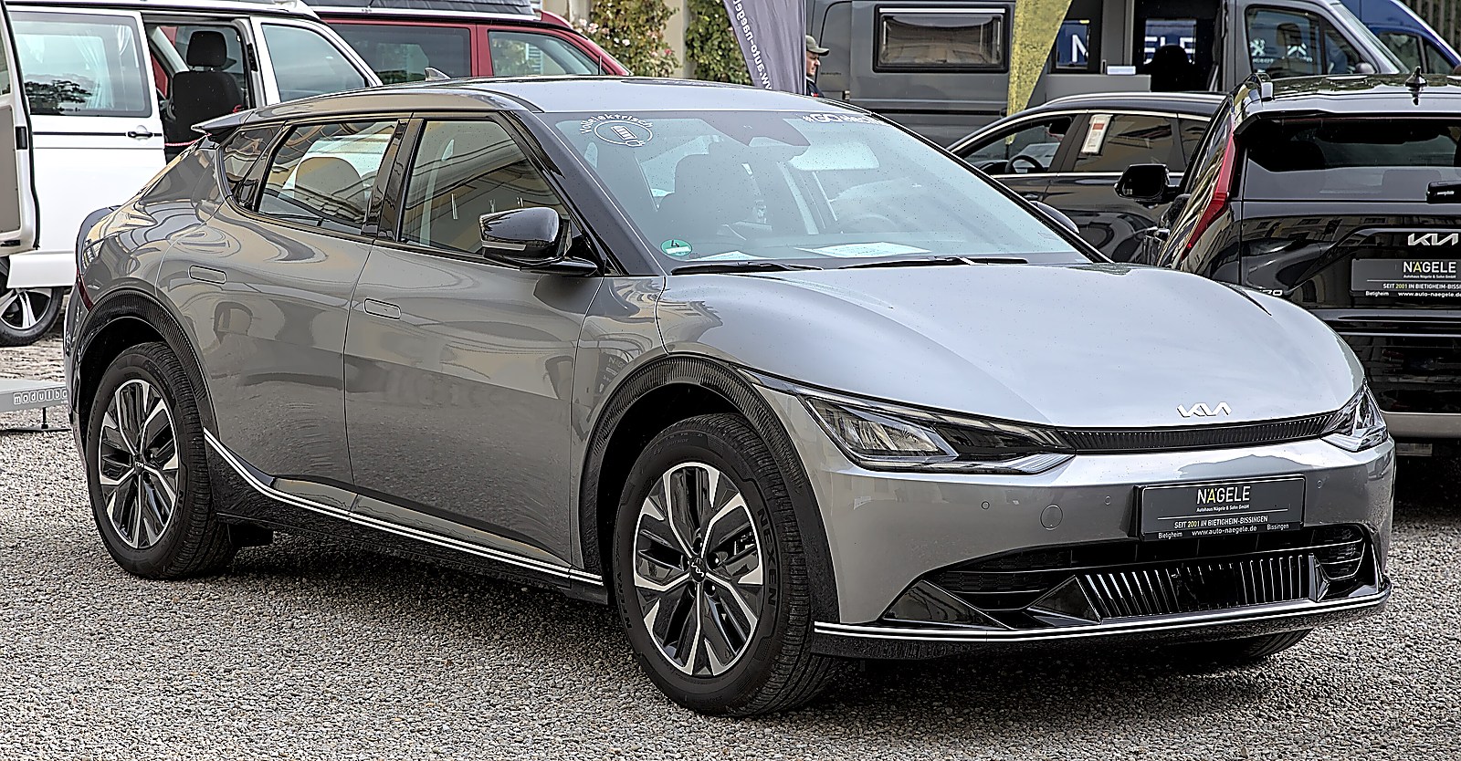 기아 EV6 — 값을 300만 원 내린 차